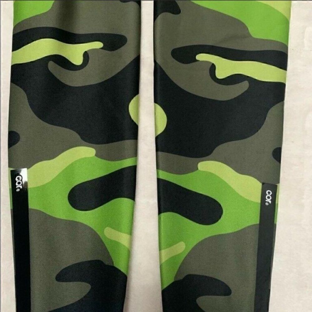 nwot Cor by Ultracor camouflage neon green and black leggings size small - Picture 3 of 6